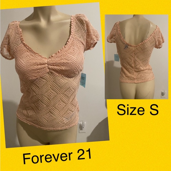 Forever 21 Tops - 🛍New with Tags Forever 21 Top Size S🛍
